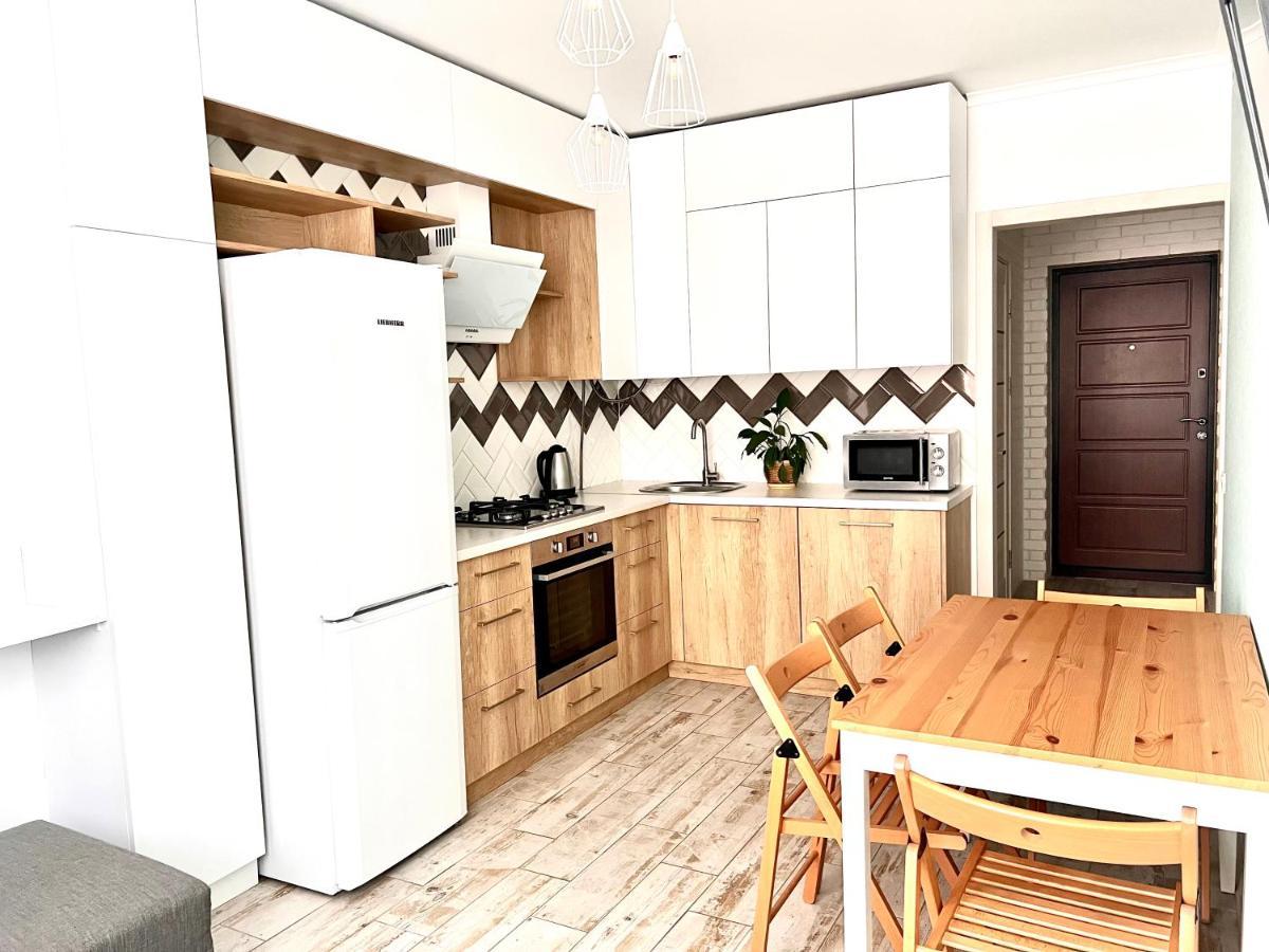 Osapart Cozy Apartment In A Complex Semycvit Lviv Kültér fotó