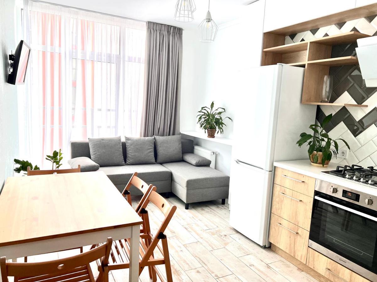 Osapart Cozy Apartment In A Complex Semycvit Lviv Kültér fotó