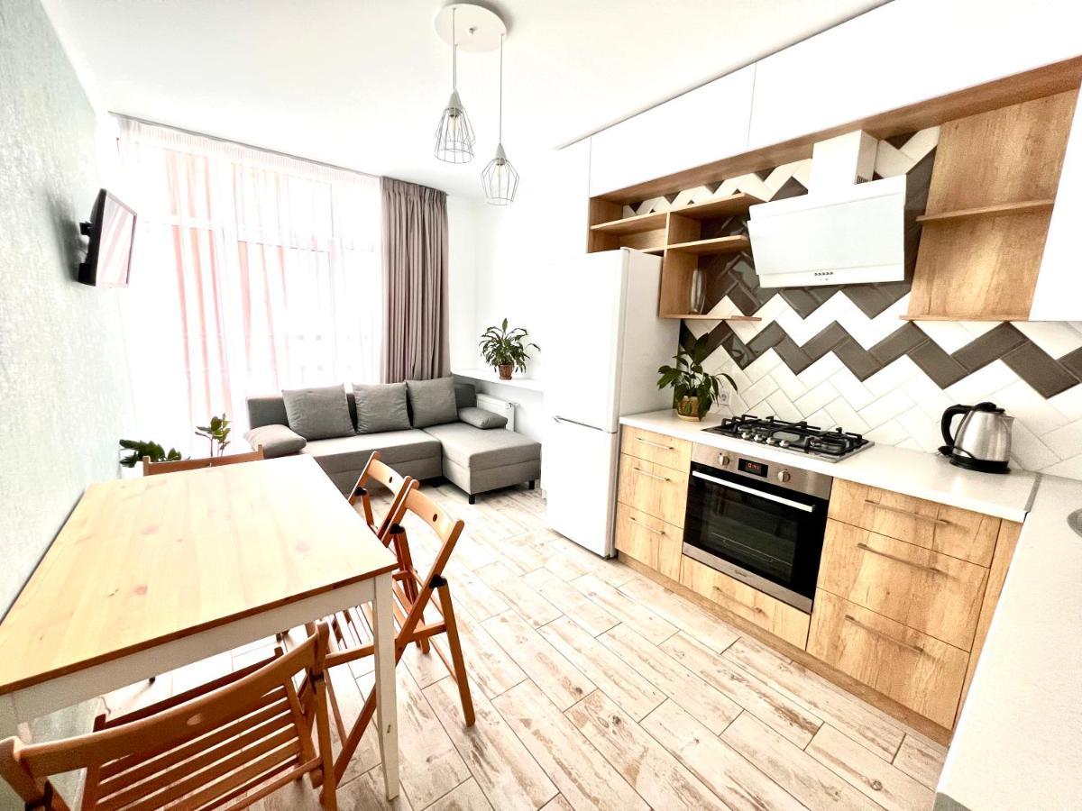 Osapart Cozy Apartment In A Complex Semycvit Lviv Kültér fotó
