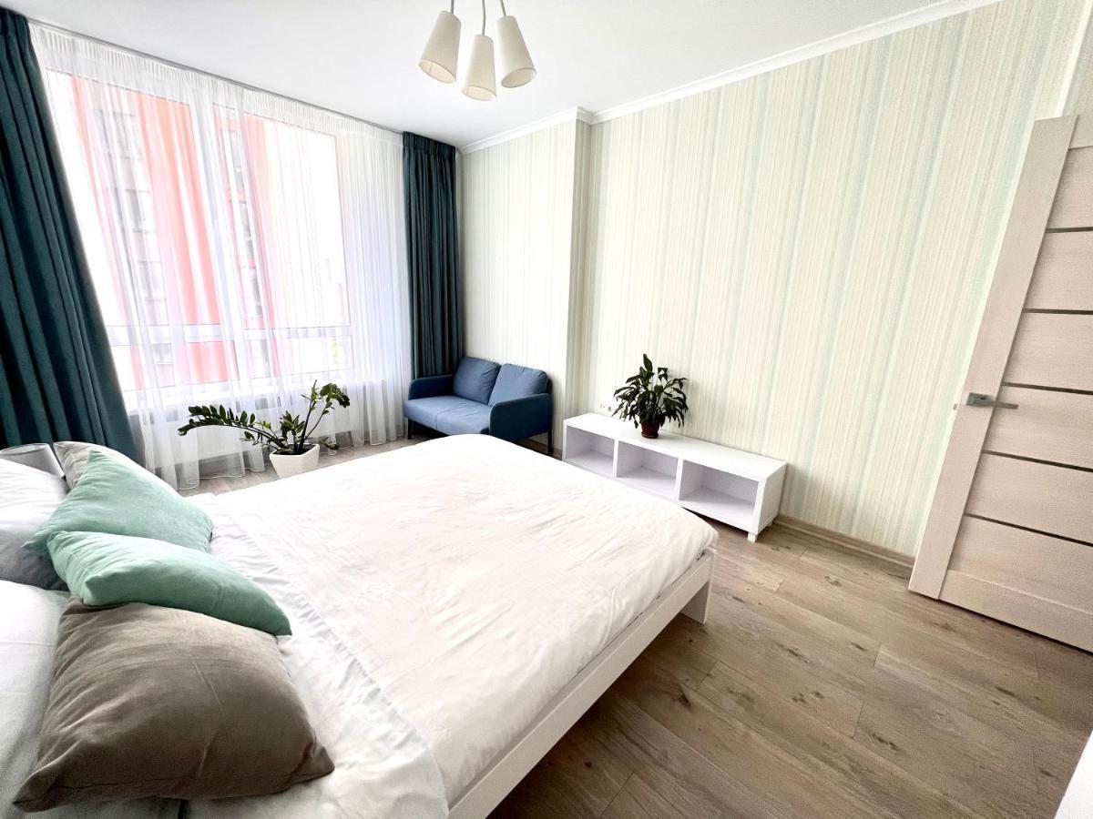 Osapart Cozy Apartment In A Complex Semycvit Lviv Kültér fotó