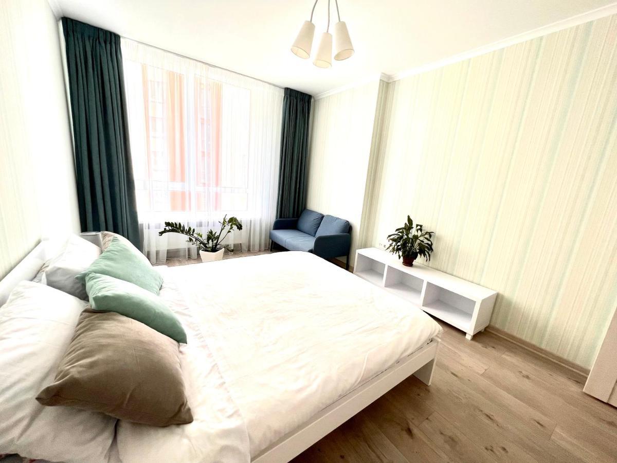 Osapart Cozy Apartment In A Complex Semycvit Lviv Kültér fotó