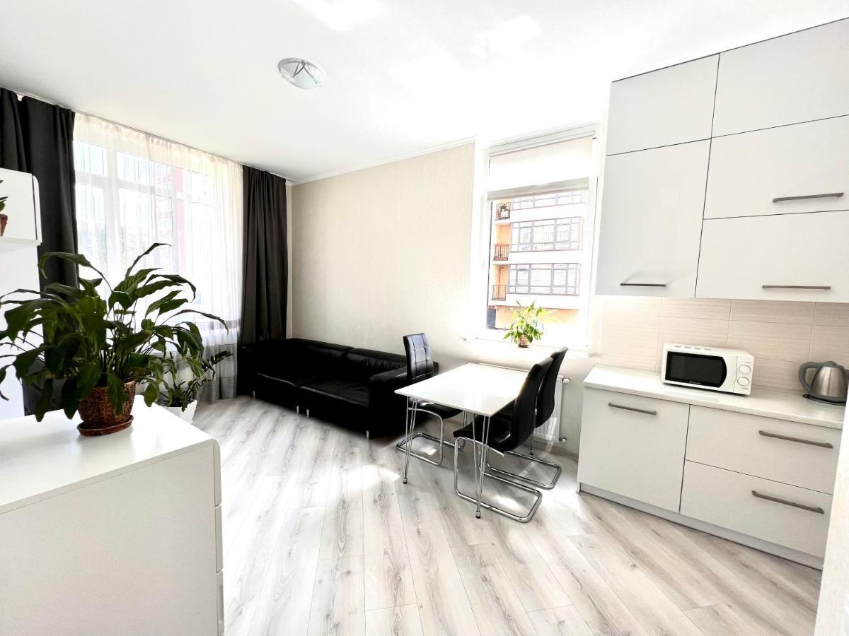 Osapart Cozy Apartment In A Complex Semycvit Lviv Kültér fotó
