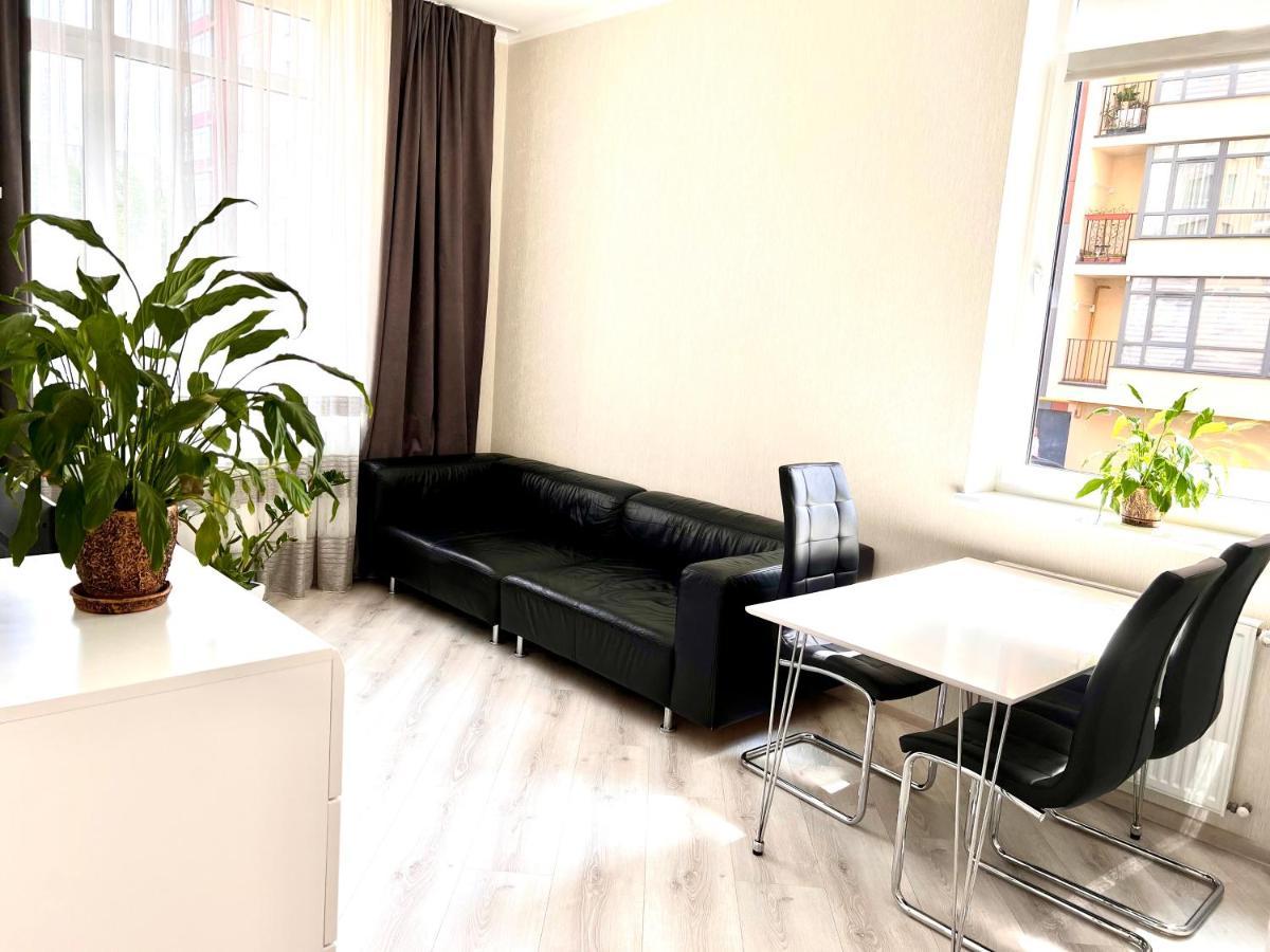 Osapart Cozy Apartment In A Complex Semycvit Lviv Kültér fotó